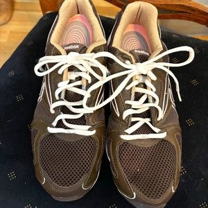 Reebok Smoothfit balance tennis shoes